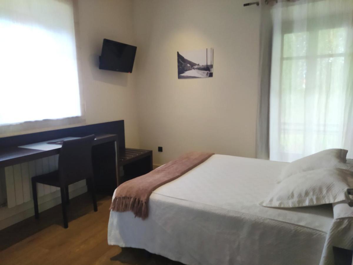 Marrón Hotel Navés